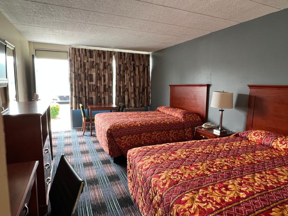 Standard Queen Room interior